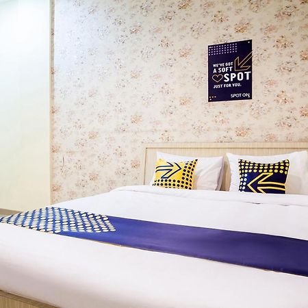 Spot On 2373 Executive Inn 2 Medan Exterior foto